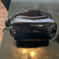 Samsung Gear VR w/Remote $50