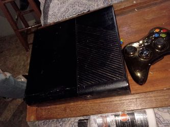 Xbox 360 with controller