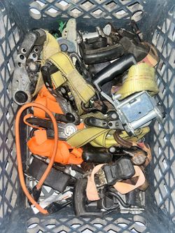 Box of various rachets/straps