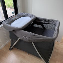 Nuna SENA Aire Travel Crib with Changer