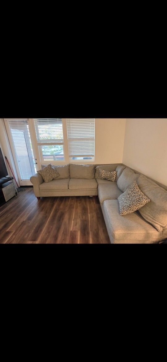 Couch Sectional 