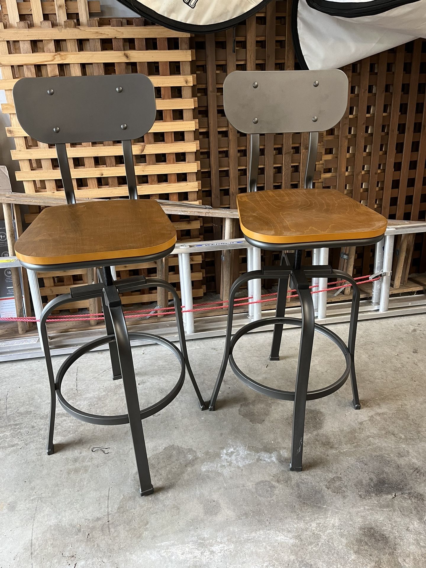 2 Bar Stools