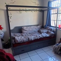 Twin Canopy Bed w/ Drawers & Mattress