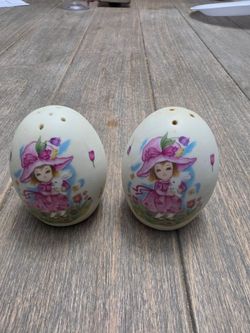 Salt & pepper shakers