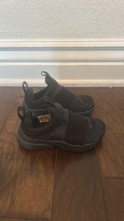 Unisex Nike shoes size 9c