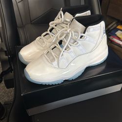 Jordan 11 Legend Blue Size 10.5
