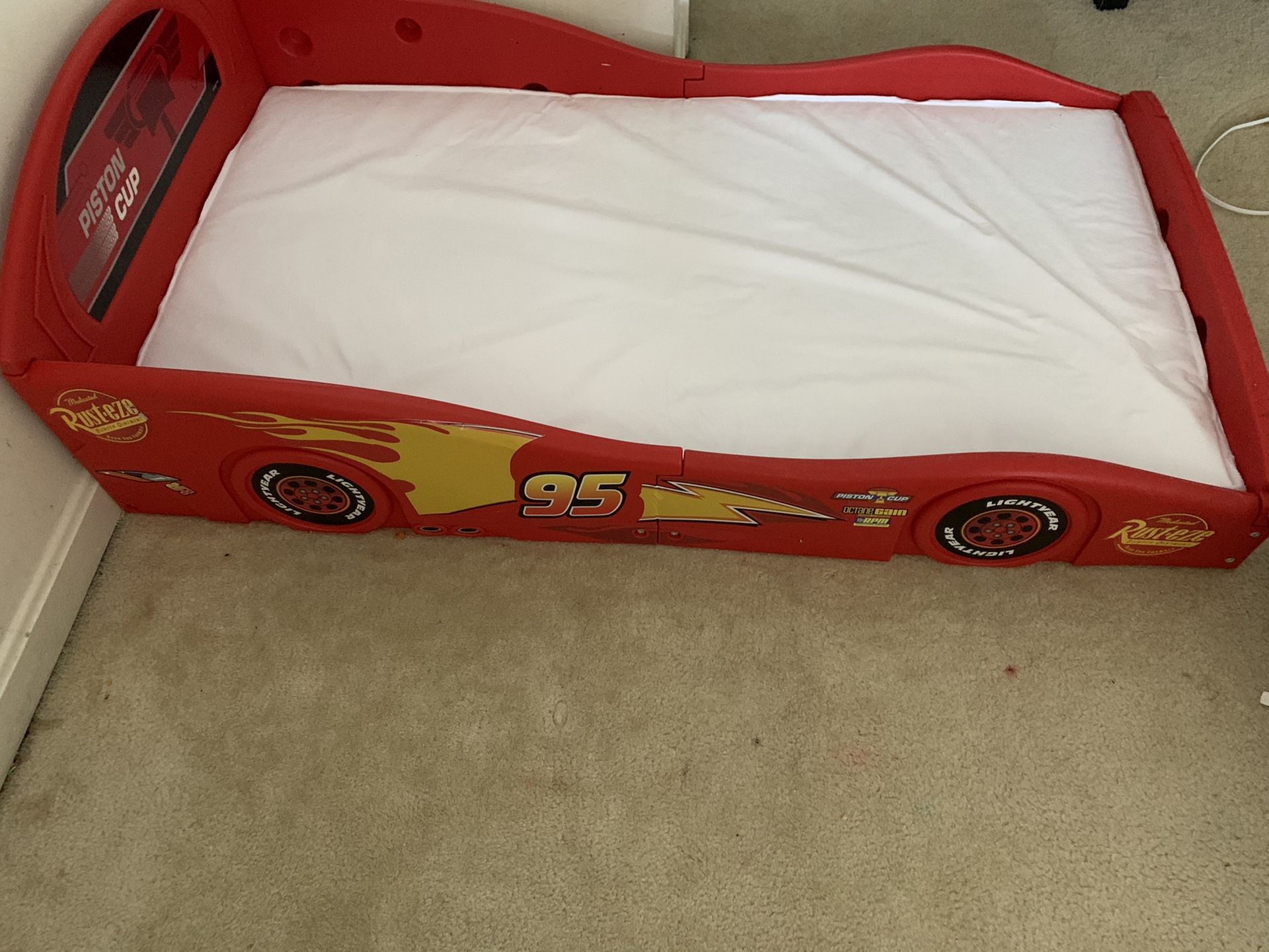 Toddler car bed
