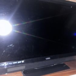 Vizio E320VL Flat Screen TV 32"