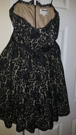 Beautiful lace dress. Size 4