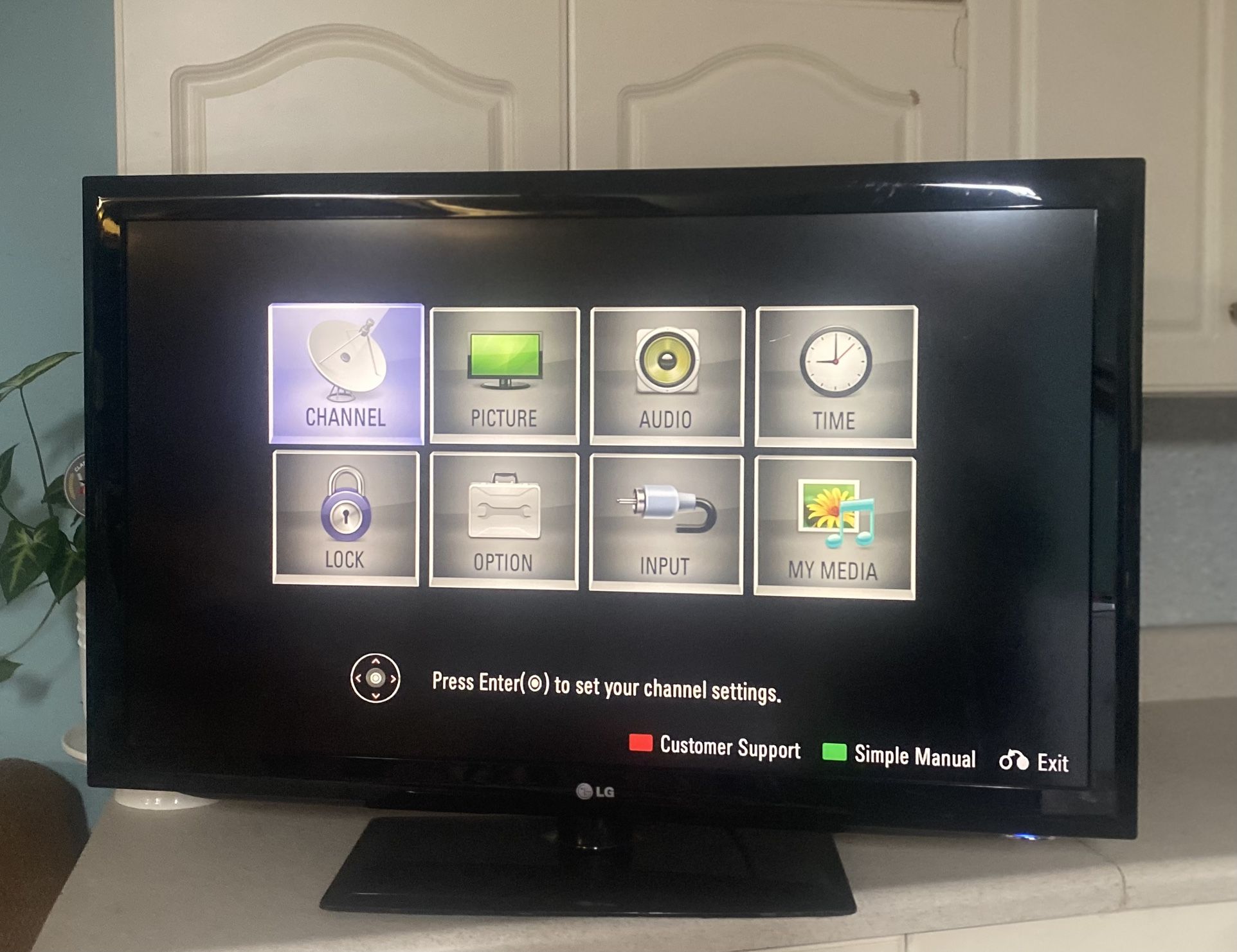 LG 42LD450 TV (42") FULL HD BLACK