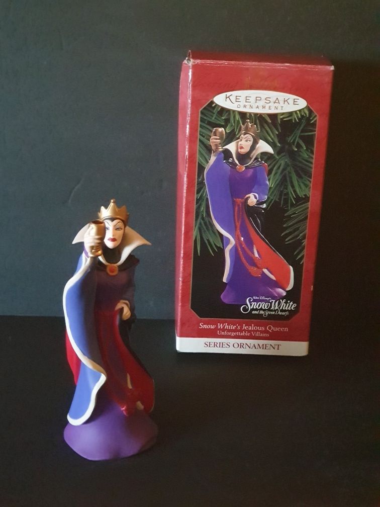 Disney evil queen Hallmark keepsake ornament 1999