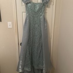 wedding or prom dress size xl used 3 hours like new 