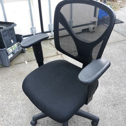 NICE QUALITY OFFICE DESK CHAIR BLACK MESH PADDED SEAT FULLY ADJUSTABLE