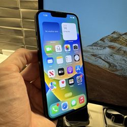 Apple iPhone 13 256GB Unlocked to any carrier! cracked back fully functional!