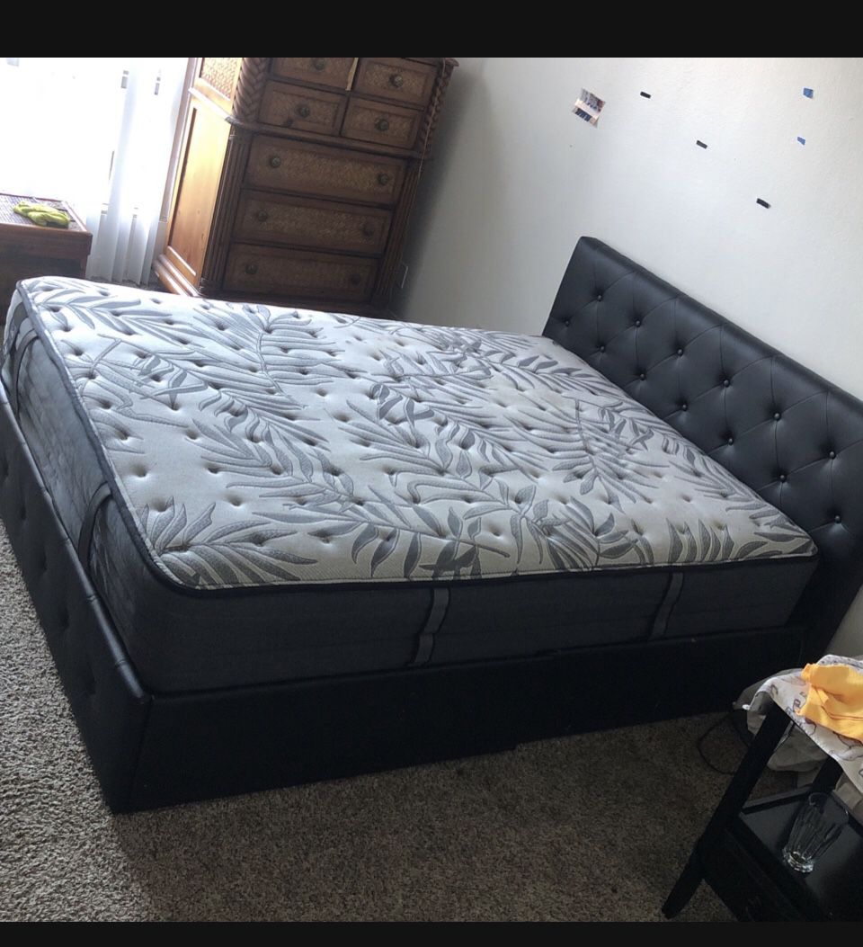 Queen Size Bed Set With Leather Headboard and 4 Drawer Storage
