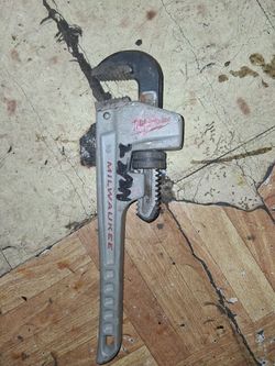Milwaukee 14in pipe wrench