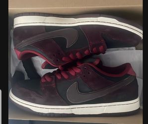 Nike SB Dunk Low Riot Skateshop Size 10.5