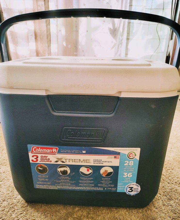 COLEMAN XTREME 3 DAYS 28 QUART BLUE COOLER