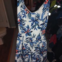 Women's Clothes All Sizes And Styles. Most Of Them Are New. Dresses/Rompers/Tops Etc 