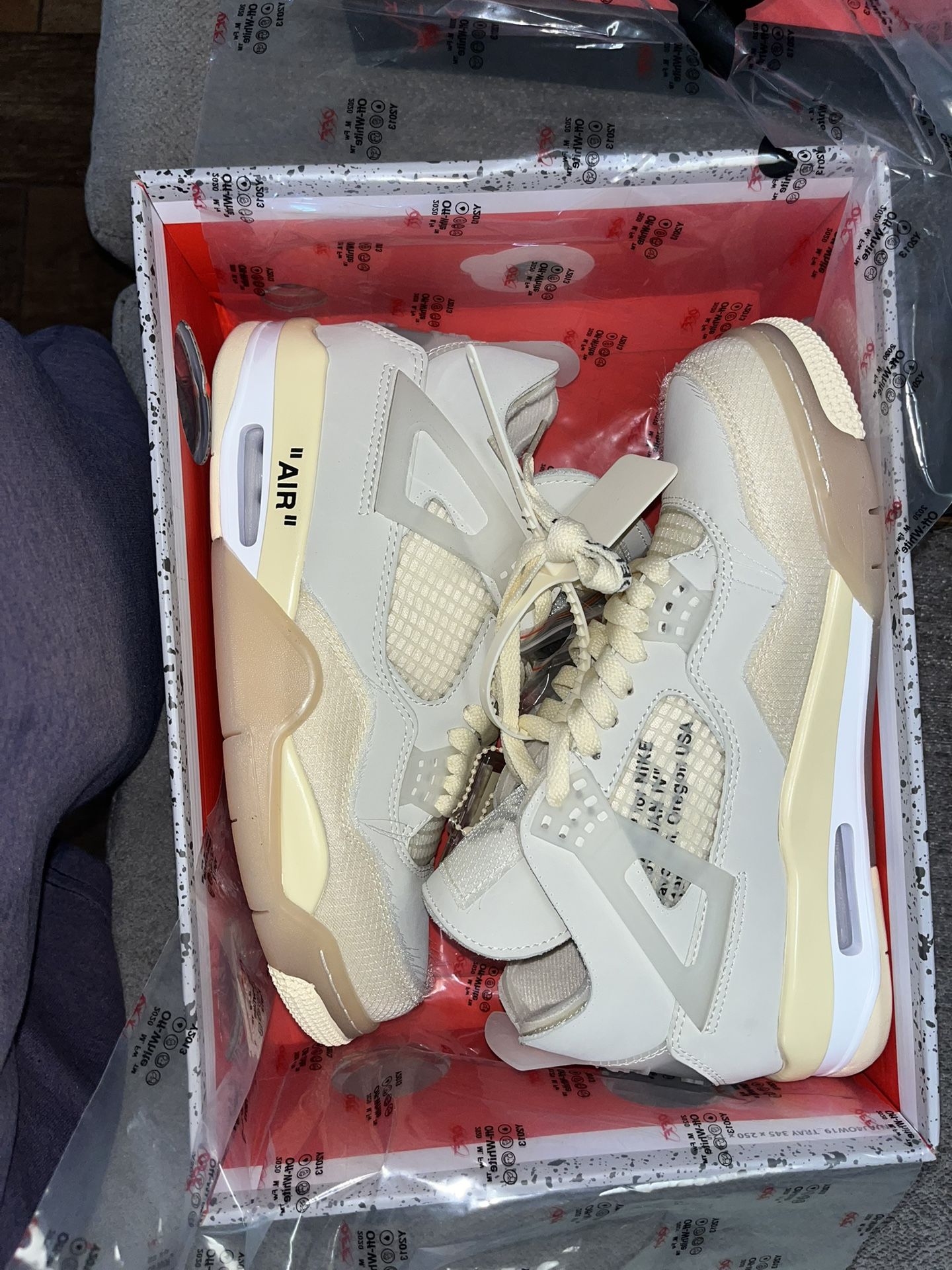 Jordan 4 Offwhites