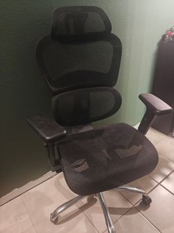 Ergonomic mesh desk chair