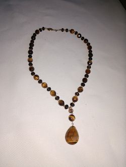 Tiger eye like stone necklace with 10k clasp no damages
