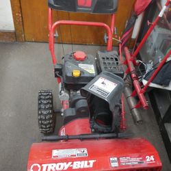 Showblower Troy Bilt model # 31as62n2711 pre owned 862447-1