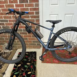 Giant Fathom 2 29er Mountain Bike (2021)