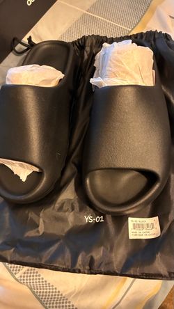 Yeezy slides size 9