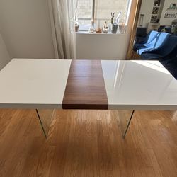 Expandable Dining Table