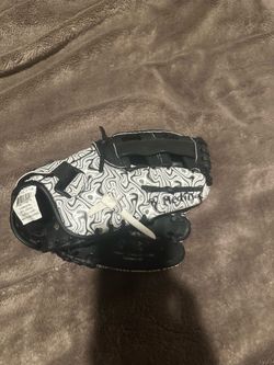 Mizuno power close size 11 baseball glove