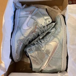 Women’s Nike marathon Dunk Sky HI NWM QS