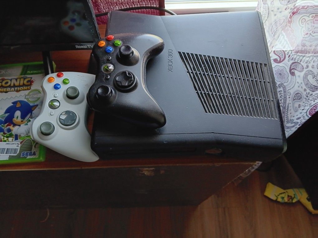 Xbox 360 System Cords 2 Controller 6 Games No Hard Drive By Still Play