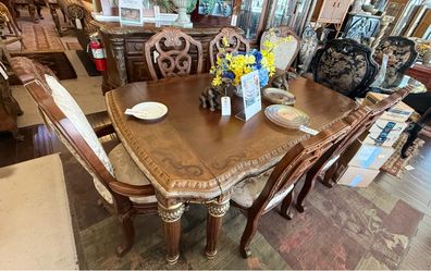 AICO By Michael Amini TORINO Dining Set
