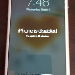 Apple iPhone 6 screen cracked password locked for parts or repair