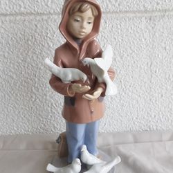 Lladro Little Friends 6129 Dove And Child Figurine