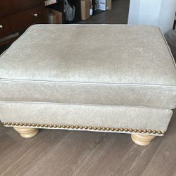 NICE SIZE LEATHER OTTOMAN and TWO MATCHING LEATHER PILLOWS