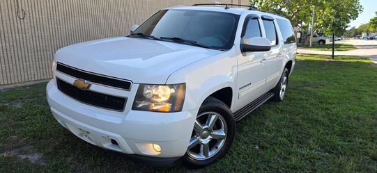 2013 chevy subarban LT limited 7pass