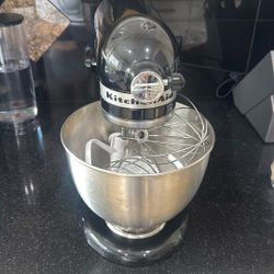 Kitchen Aid Mixer. Black 2 Blades 