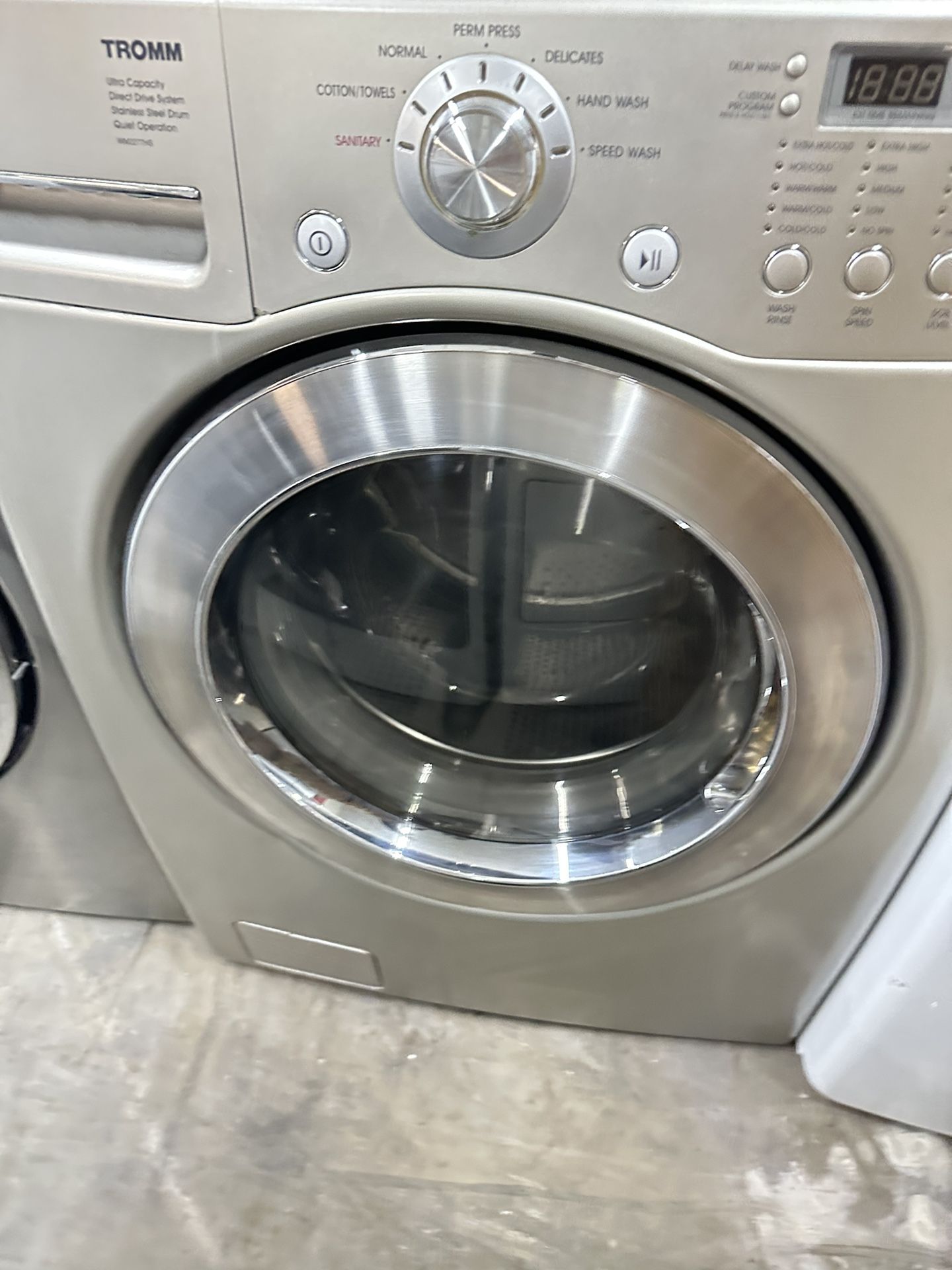 LG Trom Washer And Dryer Set for Sale in Flint,