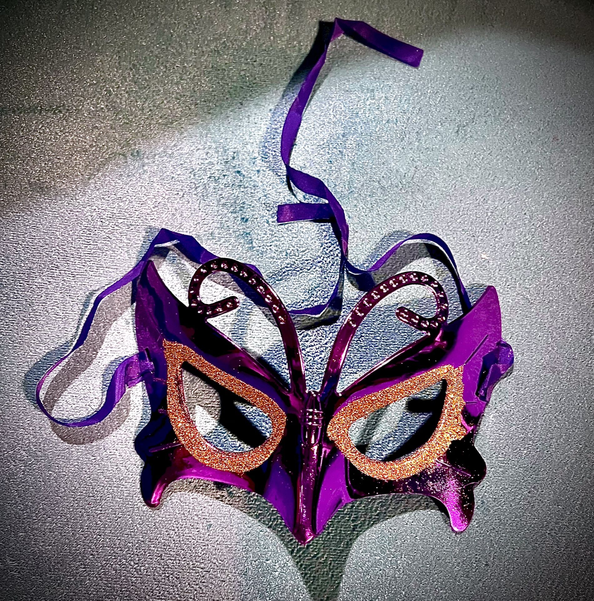 Beautiful purple masquerade ball mask, brand new item