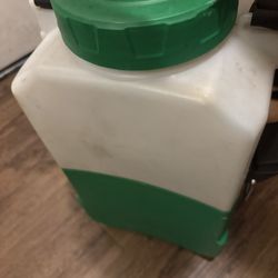 Flow Zone  Storm 1 Gal Lithium ion Hand Sprayer