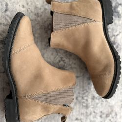 TOMS CHELSEA BOOTS 