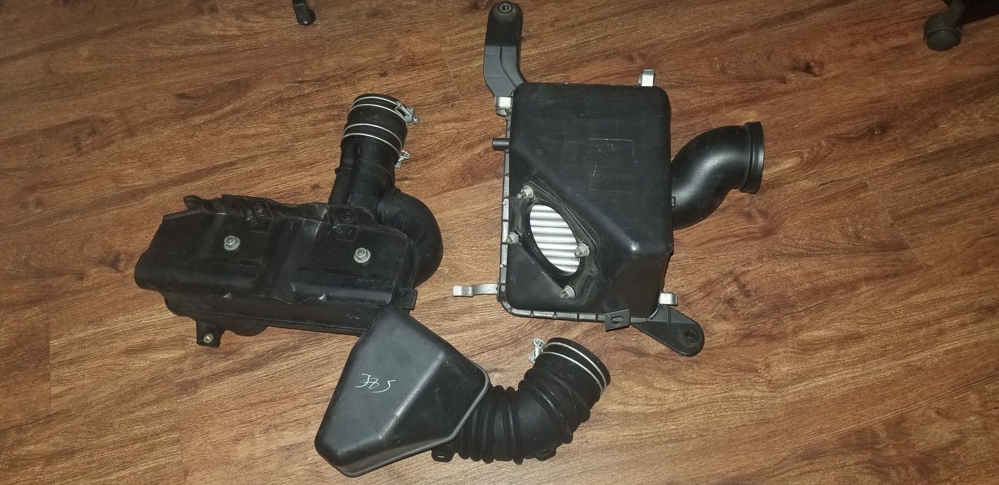 Free Toyota tacoma 2003 air intake system original OBO, making space on my house need to get rid of it or is going to the trash.FREE