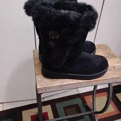Very Nice Super Warm Faux Fur Women's Winter Boots Size (6.5) Located In Reedley 