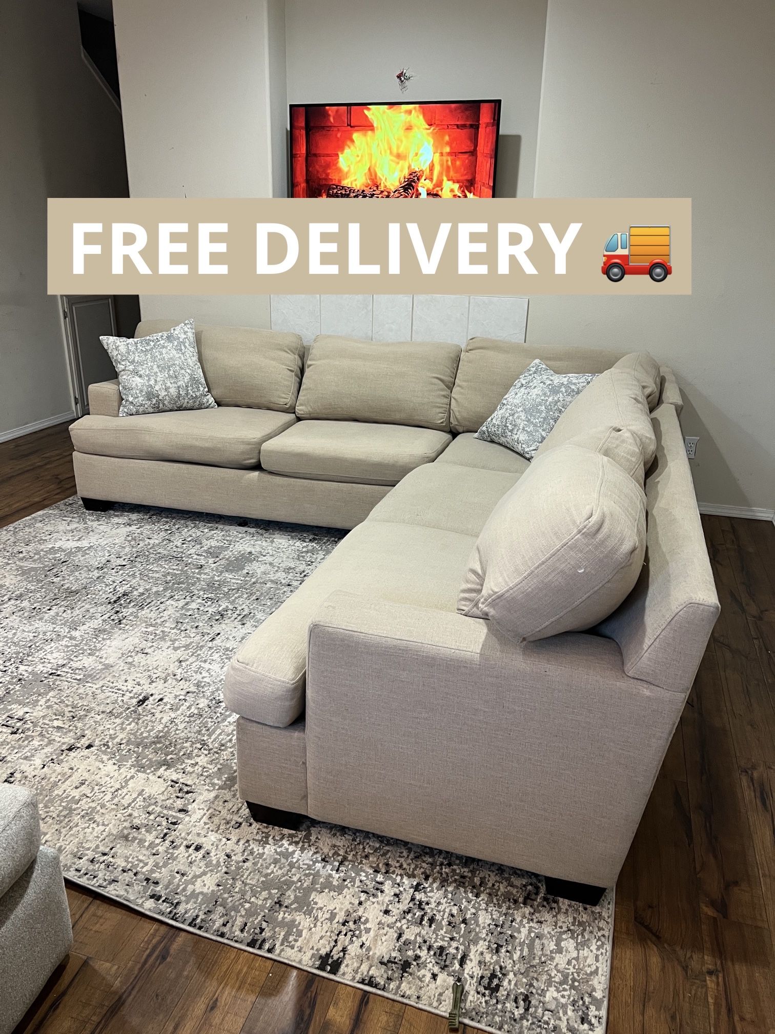 Large Tan Sectional Couch 🛋️- FREE DELIVERY 🚚 