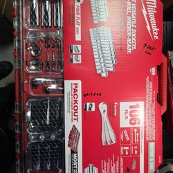 Milwaukee
3/8 in. and 1/4 in. Drive SAE/Metric Ratchet and Socket Mechanics Tool Set with PACKOUT Case (106-Piece)