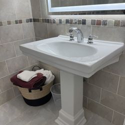 1 or 2 Pedestal Sink(s) – Aventura, FL Pickup