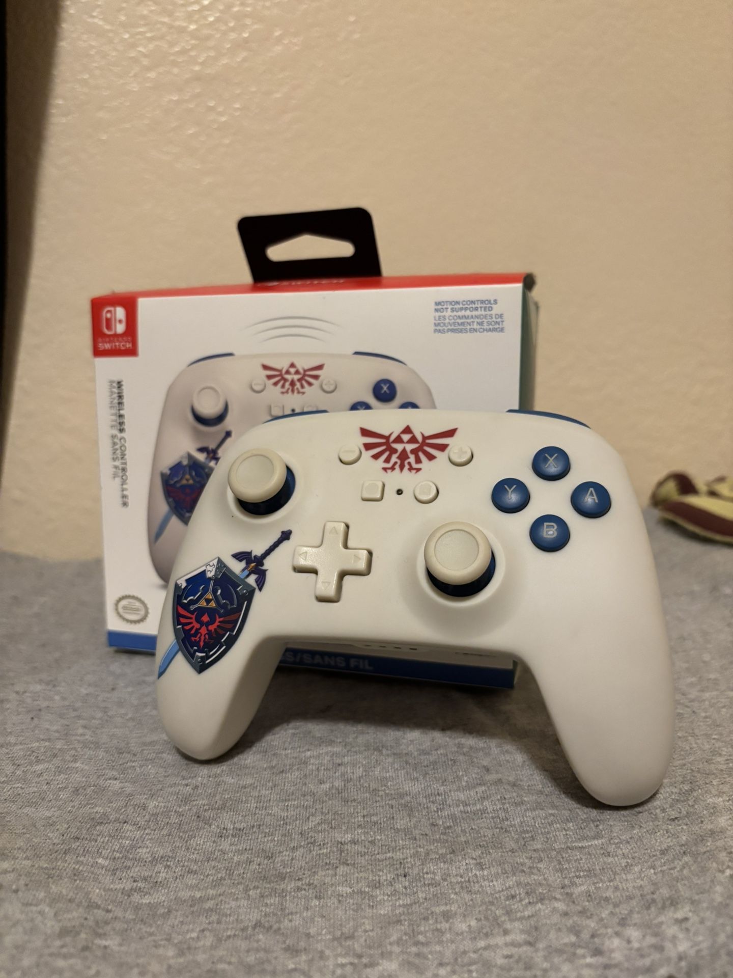 PowerA Wireless Nintendo Switch Controller - Legend of Zelda Sworn Protector, AA Battery Powered (Battery NOT Included), Pro Controller