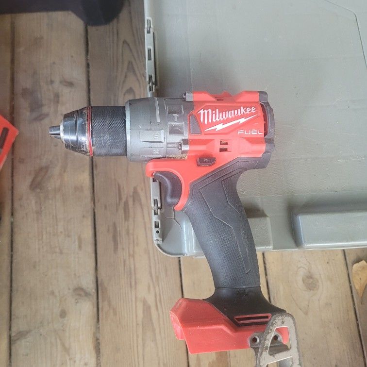 🎈Milwaukee 18v Hammer Drill Semiusado No Cargador No Batería Tool Only $70 Firme Área Jersey Village 77O41